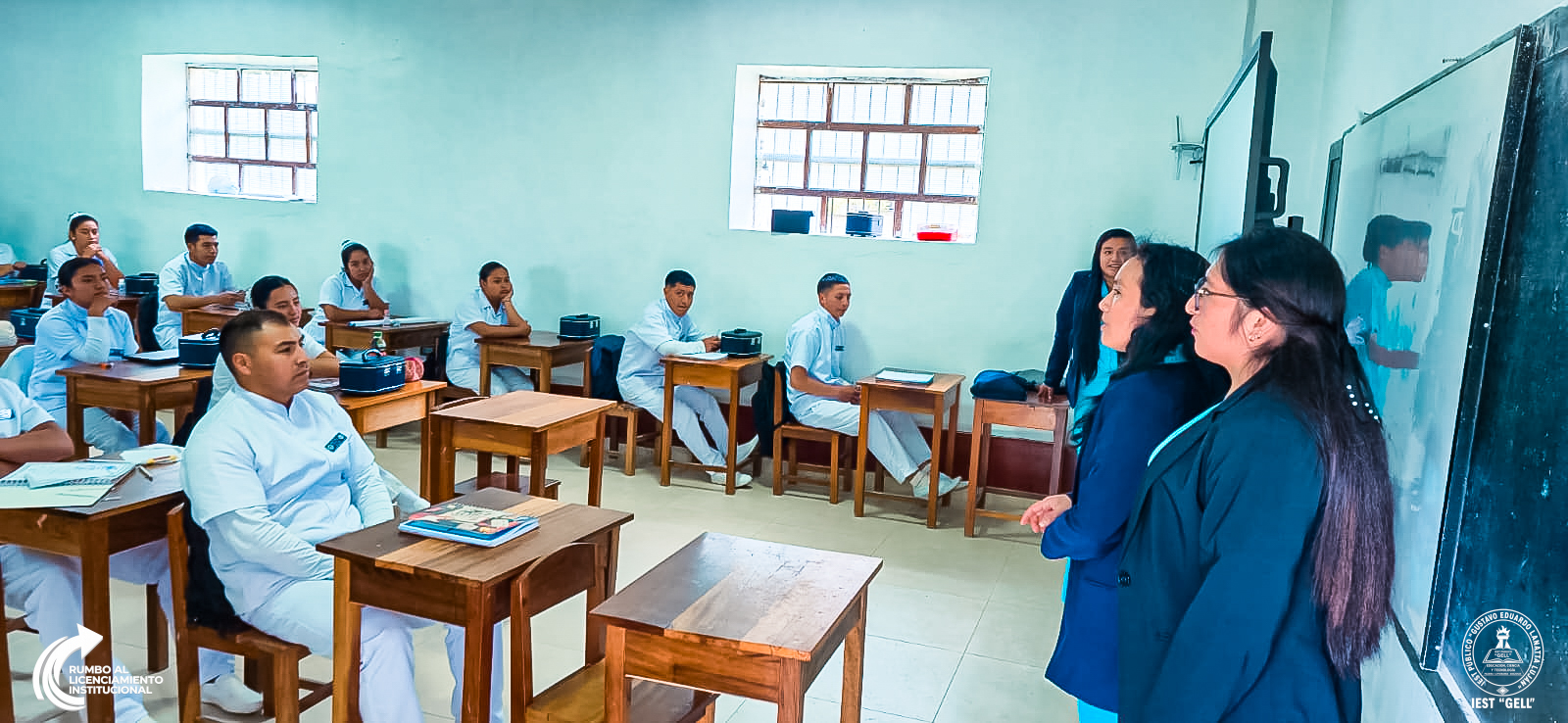 IESTP “Gustavo Eduardo Lanatta Luján” de la localidad de Palmira, distrito de Leymebamba, bajo la Dirección del Dr. WILMER JHONNY CHAVEZ ORTIZ, viene fortaleciendo la formación académica con la adquisición de modernas pantallas interactivas 💙📈